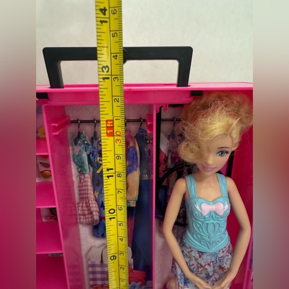 Ballerina Barbie and Carrying Closet Organizer - Picture 6 of 9